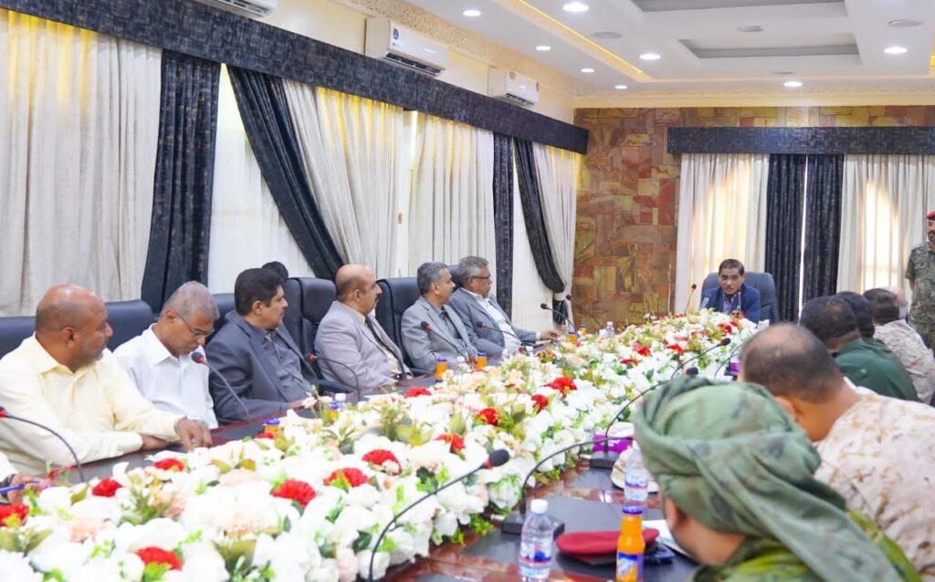 البحسني يرأس اجتماعًا للجنة العليا للاحتفال بالذكرى الثامنة لتحرير ساحل حضرموت من القاعدة البحسني يرأس اجتماعًا للجنة العليا للاحتفال بالذكرى الثامنة لتحرير ساحل حضرموت من القاعدة