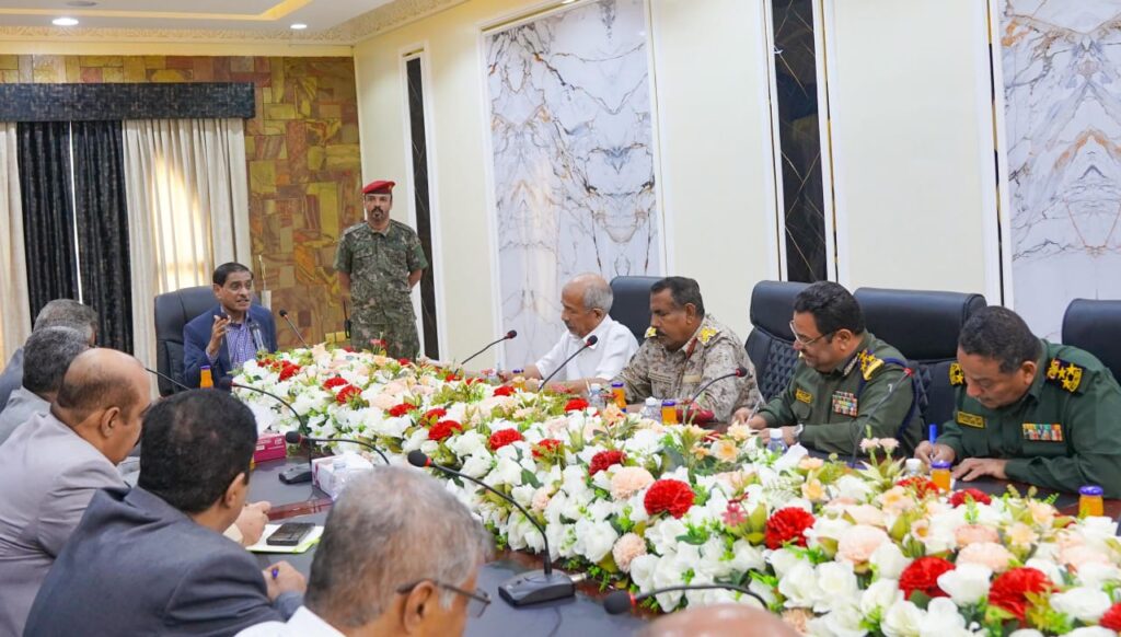 البحسني يرأس اجتماعًا للجنة العليا للاحتفال بالذكرى الثامنة لتحرير ساحل حضرموت من القاعدة البحسني يرأس اجتماعًا للجنة العليا للاحتفال بالذكرى الثامنة لتحرير ساحل حضرموت من القاعدة