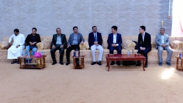 أمين عام محلي حضرموت يستقبل القائم بأعمال السفارة الصينية لدى بلادنا أمين عام محلي حضرموت يستقبل القائم بأعمال السفارة الصينية لدى بلادنا