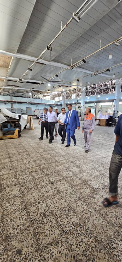 تنفيذاً لتوجيهات رئاسة الوزراء لضبط ومتابعة الانضباط الوظيفي وتفاعلا مع قرار معالي الأخ وزير الخدمة المدنية والتأمينات د.عبدالناصر الوالي بشأن الانضباط الوظيفي في كافة مرافق الدولة .. الدكتور السقاف ينفذ نزول مفاجئ لفروع مطابع الكتاب المدرسي بالمنصورة في أول يوم للدوام الرسمي بعد انقضاء إجازة عيد الفطر وايضا يومنا هذا في فرع المطابع المدرسية بوحدة المعلا تنفيذاً لتوجيهات رئاسة الوزراء لضبط ومتابعة الانضباط الوظيفي وتفاعلا مع قرار معالي الأخ وزير الخدمة المدنية والتأمينات د.عبدالناصر الوالي بشأن الانضباط الوظيفي في كافة مرافق الدولة .. الدكتور السقاف ينفذ نزول مفاجئ لفروع مطابع الكتاب المدرسي بالمنصورة في أول يوم للدوام الرسمي بعد انقضاء إجازة عيد الفطر وايضا يومنا هذا في فرع المطابع المدرسية بوحدة المعلا