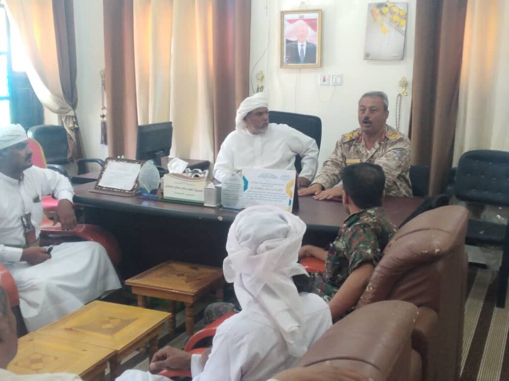 مدير عام رماة يناقش مستجدات الاوضاع الامنية في المديرية مدير عام رماة يناقش مستجدات الاوضاع الامنية في المديرية