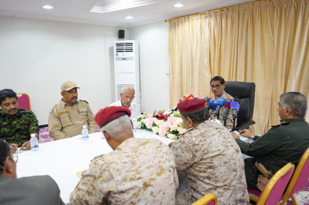 اللواء الركن البحسني يوجّه بتحويل وحدات المنطقة العسكرية الثانية وقوات الأمن والشرطة بساحل حضرموت إلى الاستعداد القتالي الكامل اللواء الركن البحسني يوجّه بتحويل وحدات المنطقة العسكرية الثانية وقوات الأمن والشرطة بساحل حضرموت إلى الاستعداد القتالي الكامل