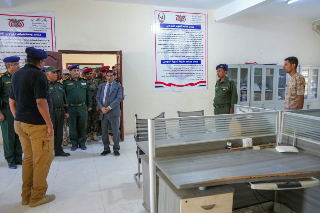 اللواء الركن البحسني يطلع على جاهزية عدد من الوحدات العسكرية والأمنية بساحل حضرموت بشأن الاستعداد القتالي الكامل اللواء الركن البحسني يطلع على جاهزية عدد من الوحدات العسكرية والأمنية بساحل حضرموت بشأن الاستعداد القتالي الكامل