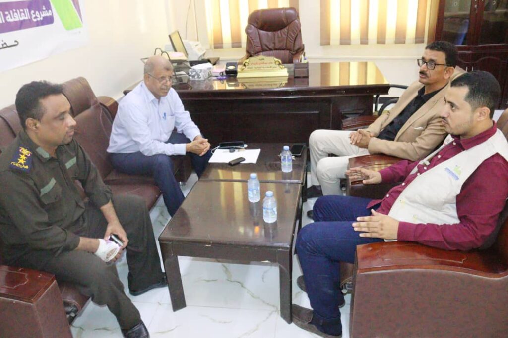 بالتنسيق مع مكتب وزارة الصحة العامة والسكان بحضرموت الساحل .. تدشين مشروع القافلة الطبية التخصصية لنزلاء الإصلاحية المركزية تنفذه مؤسسة الطبيب الزائر التنموية بتمويل من مؤسسة صلة للتنمية بالمكلا بالتنسيق مع مكتب وزارة الصحة العامة والسكان بحضرموت الساحل .. تدشين مشروع القافلة الطبية التخصصية لنزلاء الإصلاحية المركزية تنفذه مؤسسة الطبيب الزائر التنموية بتمويل من مؤسسة صلة للتنمية بالمكلا