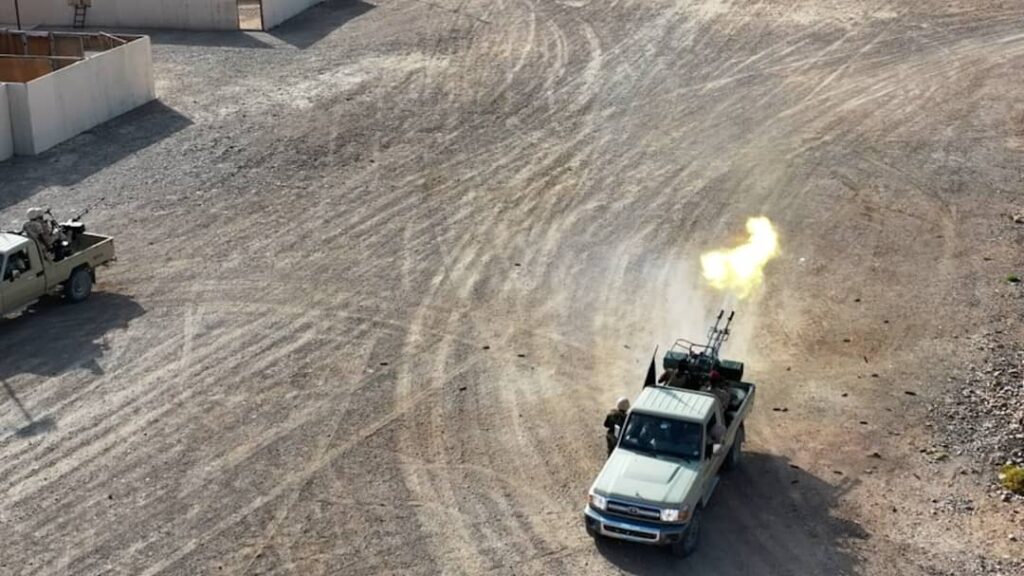 اللواء الركن البحسني يشهد مشروع رماية بالذخيرة الحيّة للواء النخبة الحضرمي في الهجوم لفتح خطوط بأرض المعركة اللواء الركن البحسني يشهد مشروع رماية بالذخيرة الحيّة للواء النخبة الحضرمي في الهجوم لفتح خطوط بأرض المعركة