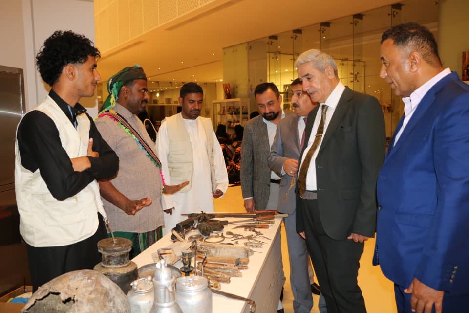 "الركن اليمني يسرق الأضواء في يومه الثاني من مهرجان الوطن العربي بصلالة" "الركن اليمني يسرق الأضواء في يومه الثاني من مهرجان الوطن العربي بصلالة"