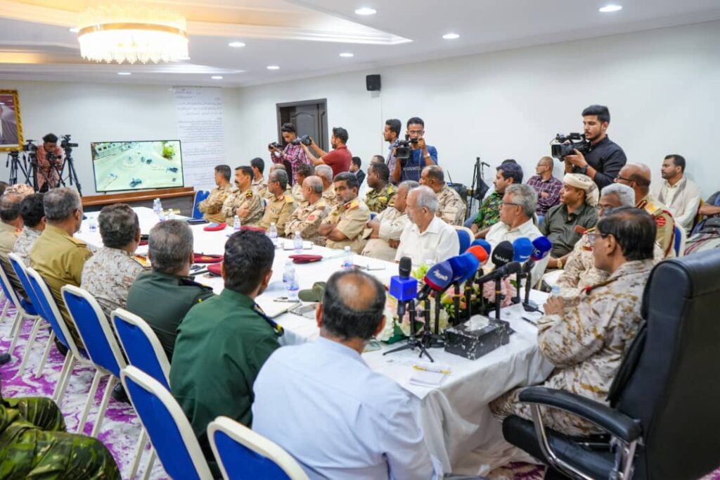 اللواء الركن البحسني يؤكد نجاح الأهداف التي وضعت لمشروع التمرين العسكري لقوات النخبة الحضرمية وأمن ساحل حضرموت اللواء الركن البحسني يؤكد نجاح الأهداف التي وضعت لمشروع التمرين العسكري لقوات النخبة الحضرمية وأمن ساحل حضرموت