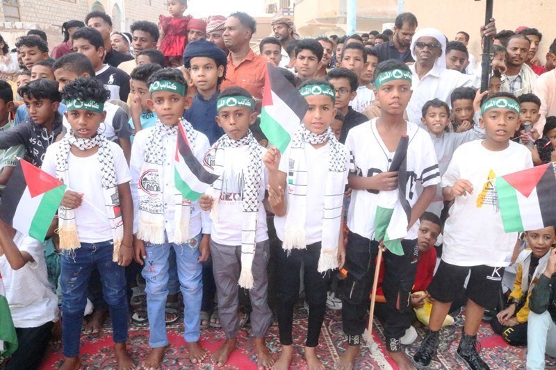 موشحات دينية ومسابقات ثقافية في ختايم ليلة 23 رمضان بمدينة سيئون موشحات دينية ومسابقات ثقافية في ختايم ليلة 23 رمضان بمدينة سيئون