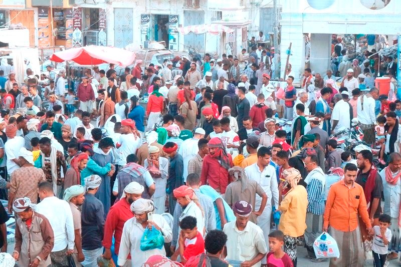 مشاهد وصور في عصرية وليلة استقبال عيد الفطر بسوق مدينة سيئون 1445هـ مشاهد وصور في عصرية وليلة استقبال عيد الفطر بسوق مدينة سيئون 1445هـ