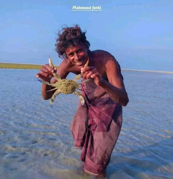 رجل الكهف يعيش كما تركه أبونا آدم في ارخبيل سقطرى .. ويستقبل السياح شاهد الـ(صور) رجل الكهف يعيش كما تركه أبونا آدم في ارخبيل سقطرى .. ويستقبل السياح شاهد الـ(صور)