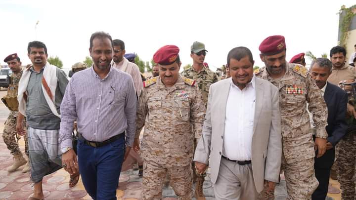 وزير الدفاع يصل إلى المهرة في مستهل زيارة تفقدية للوحدات العسكرية وزير الدفاع يصل إلى المهرة في مستهل زيارة تفقدية للوحدات العسكرية