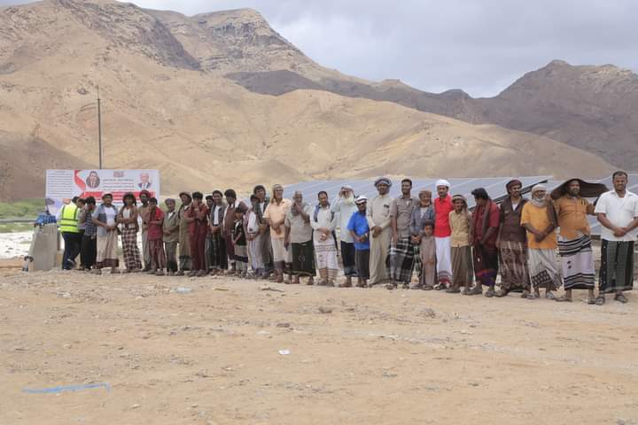 بتمويل السلطة المحلية .. محافظ المهرة بن ياسر يدشن مشروع تشغيل (6) آبار ارتوازية بمنطقة البطاحية بمديرية المسيلة بتمويل السلطة المحلية .. محافظ المهرة بن ياسر يدشن مشروع تشغيل (6) آبار ارتوازية بمنطقة البطاحية بمديرية المسيلة