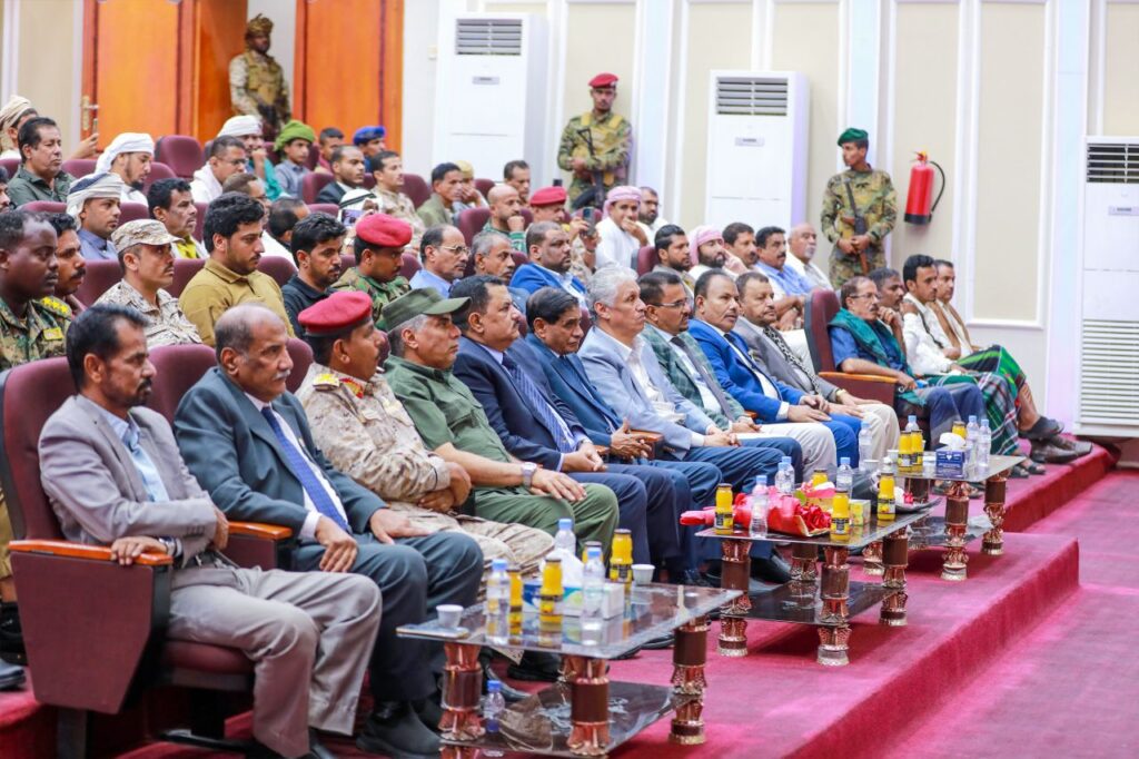 بحضور عضو مجلس القيادة الرئاسي ووزير الدفاع .. السلطة المحلية بحضرموت تنظم حفلاً خطابيًا وفنيًا بمناسبة الذكرى الـ8 لتحرير ساحل حضرموت من تنظيم القاعدة بحضور عضو مجلس القيادة الرئاسي ووزير الدفاع .. السلطة المحلية بحضرموت تنظم حفلاً خطابيًا وفنيًا بمناسبة الذكرى الـ8 لتحرير ساحل حضرموت من تنظيم القاعدة