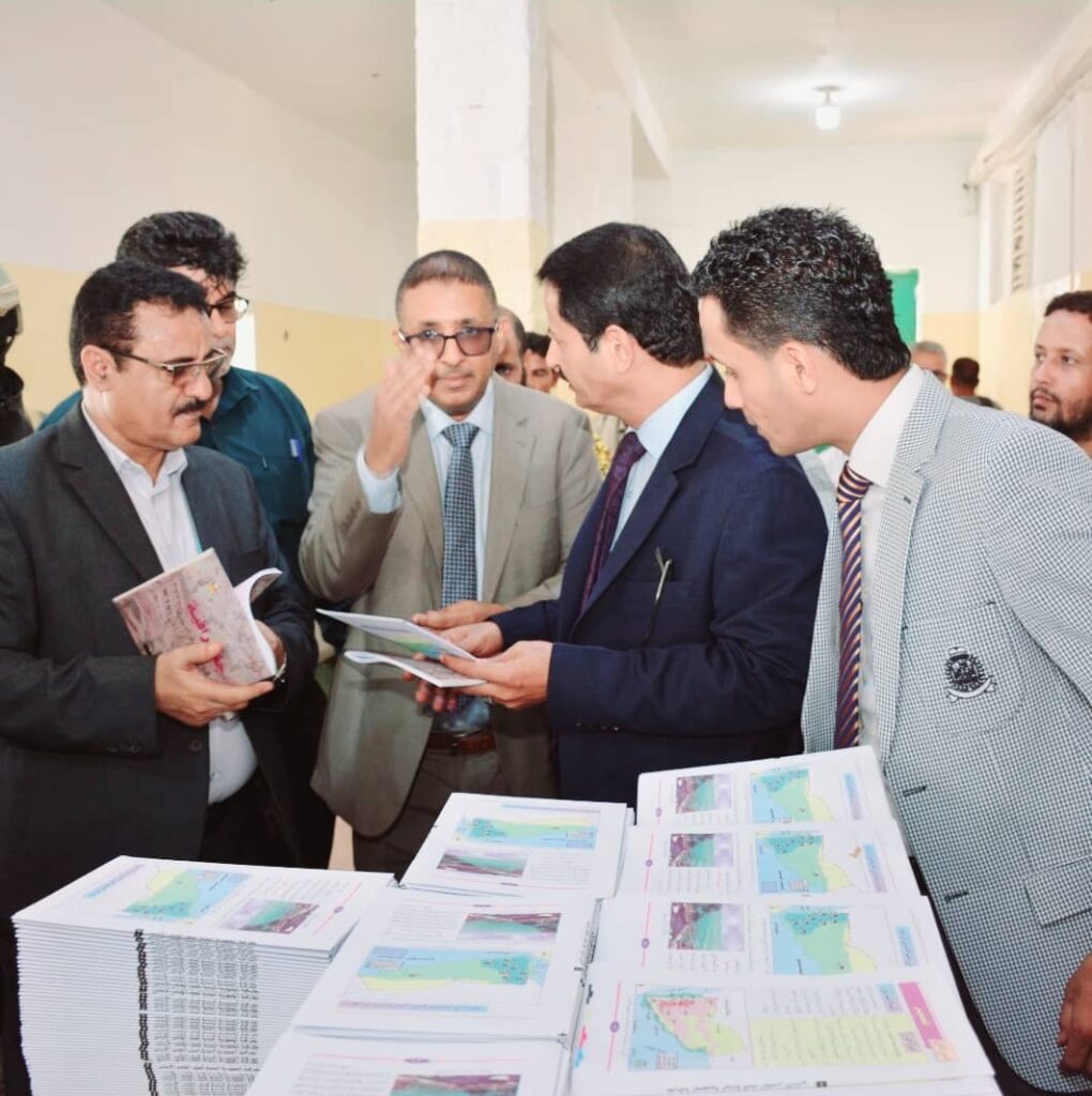 في زيارة تفقدية لفرع المؤسسة العامة لمطابع الكتاب المدرسي بعدن .. العباب والداؤودي يزوران فرع المطابع بالمنصورة ويشيدا بجهود العاملين في زيارة تفقدية لفرع المؤسسة العامة لمطابع الكتاب المدرسي بعدن .. العباب والداؤودي يزوران فرع المطابع بالمنصورة ويشيدا بجهود العاملين