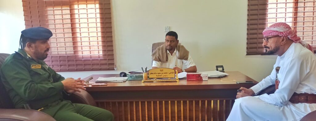 مدير عام شبام يتفقد سير العمل في مركز أمن شبام ومحكمة شبام الإبتدائية ويؤكد على دور القضاء في تحقيق العدالة مدير عام شبام يتفقد سير العمل في مركز أمن شبام ومحكمة شبام الإبتدائية ويؤكد على دور القضاء في تحقيق العدالة