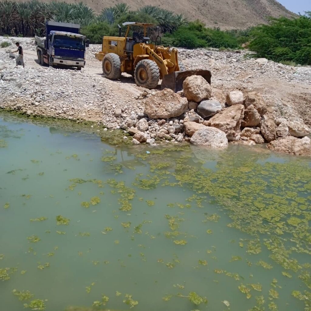 مدير عام مديرية الريدة وقصيعر يدشن العمل بمشروع اصلاح جسر معبر مدير عام مديرية الريدة وقصيعر يدشن العمل بمشروع اصلاح جسر معبر