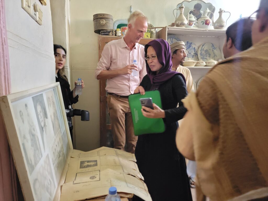 مدير عام شبام يستقبل وكيل المحافظة ووفد الأمم المتحدة UNDP في جولة سياحية لمدينة شبام التاريخية "صور" مدير عام شبام يستقبل وكيل المحافظة ووفد الأمم المتحدة UNDP في جولة سياحية لمدينة شبام التاريخية "صور"