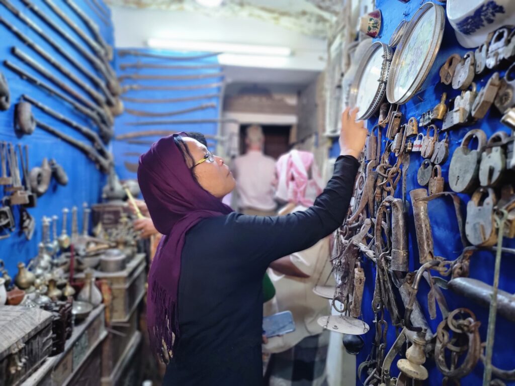 مدير عام شبام يستقبل وكيل المحافظة ووفد الأمم المتحدة UNDP في جولة سياحية لمدينة شبام التاريخية "صور" مدير عام شبام يستقبل وكيل المحافظة ووفد الأمم المتحدة UNDP في جولة سياحية لمدينة شبام التاريخية "صور"