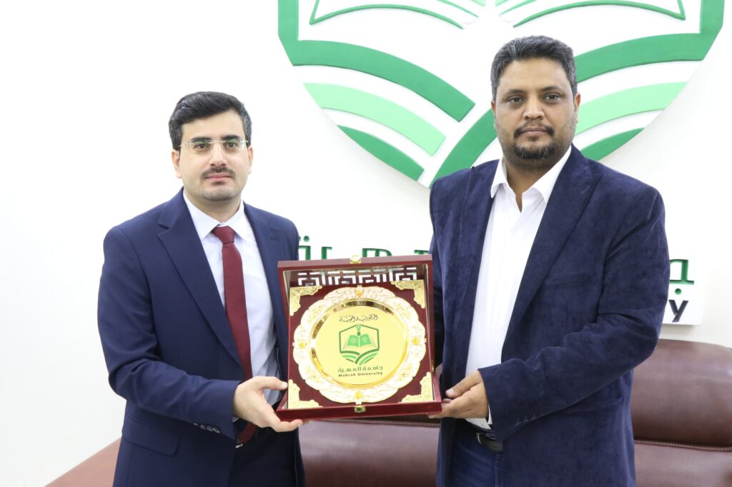 رئيس جامعة المهرة يستقبل رئيس الهيئة التنفيذية للمجلس الانتقالي بالمحافظة. رئيس جامعة المهرة يستقبل رئيس الهيئة التنفيذية للمجلس الانتقالي بالمحافظة.