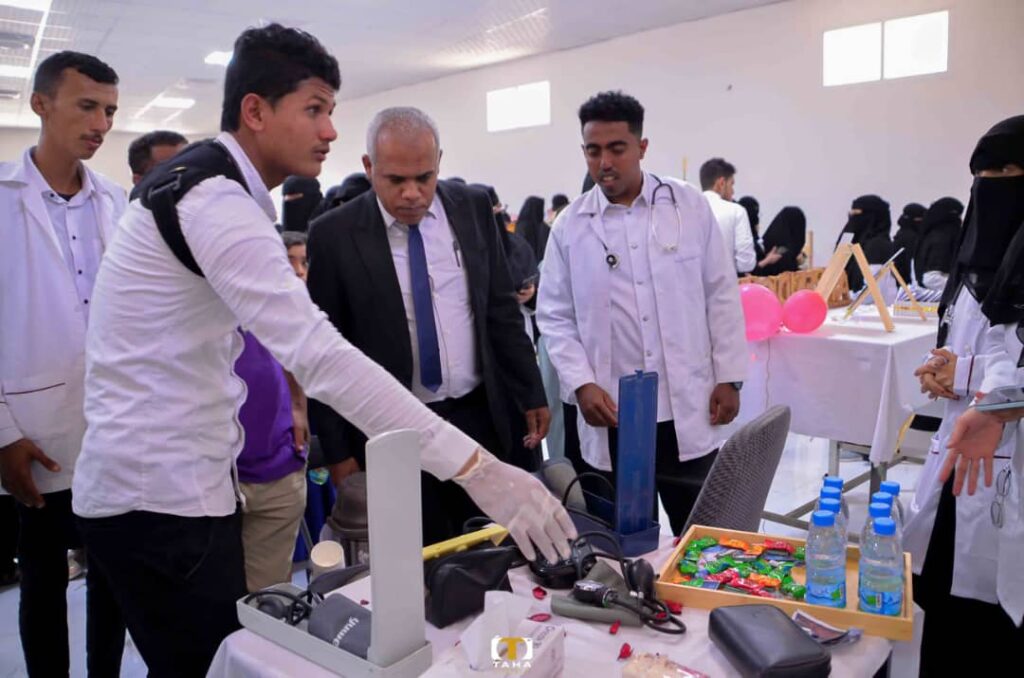 سيئون : كلية المجتمع تقيم فعاليات اليوم العالمي للتمريض "صور" سيئون : كلية المجتمع تقيم فعاليات اليوم العالمي للتمريض "صور"