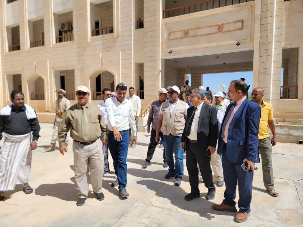 وكيل وزارة الزراعة والري يزور برفقة ممثل منظمة الأغذية والزراعة (الفاو) تدخلات المنظمة بالمجال الزراعي بمديريتي شبام والقطن . وكيل وزارة الزراعة والري يزور برفقة ممثل منظمة الأغذية والزراعة (الفاو) تدخلات المنظمة بالمجال الزراعي بمديريتي شبام والقطن .