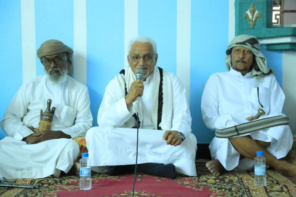 نحو توحيد الصفوف.. حضرموت تسعى للتجديد والتوافق في لقاء تشاوري بالقطن "شاهد الصور" نحو توحيد الصفوف.. حضرموت تسعى للتجديد والتوافق في لقاء تشاوري بالقطن "شاهد الصور"
