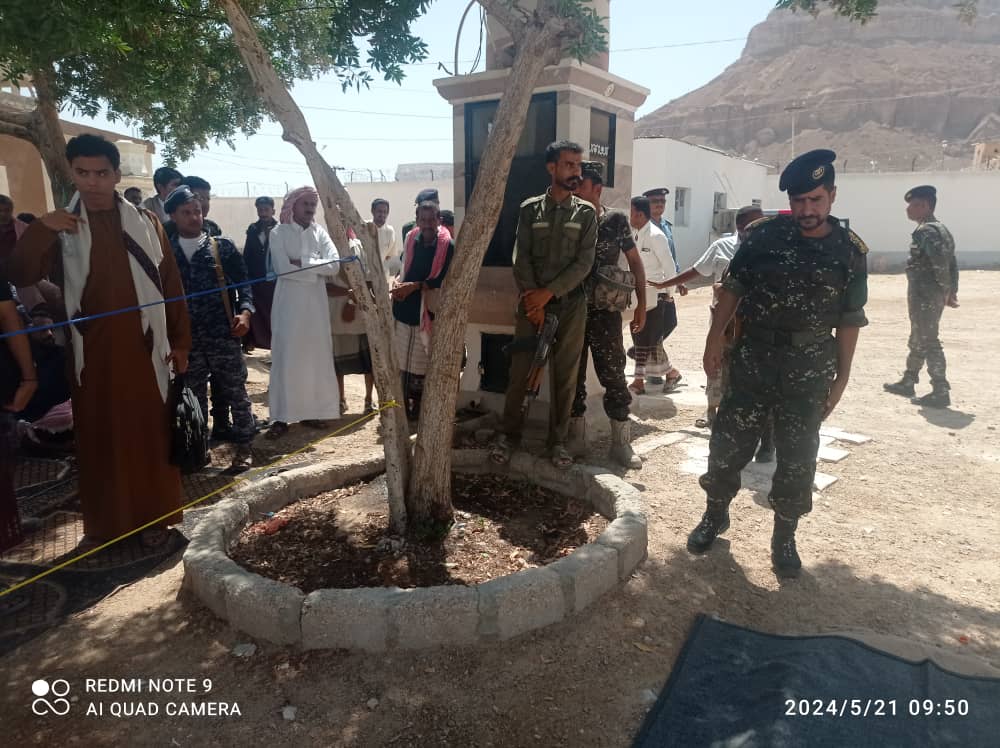 الاعدام الثالث خلال الشهر الجاري " شرطة حضرموت الوادي والصحراء والنيابة العامة تنفذان حكم قصاص بالاعدام للمحكوم عليه سالم علي القثمي الاعدام الثالث خلال الشهر الجاري " شرطة حضرموت الوادي والصحراء والنيابة العامة تنفذان حكم قصاص بالاعدام للمحكوم عليه سالم علي القثمي