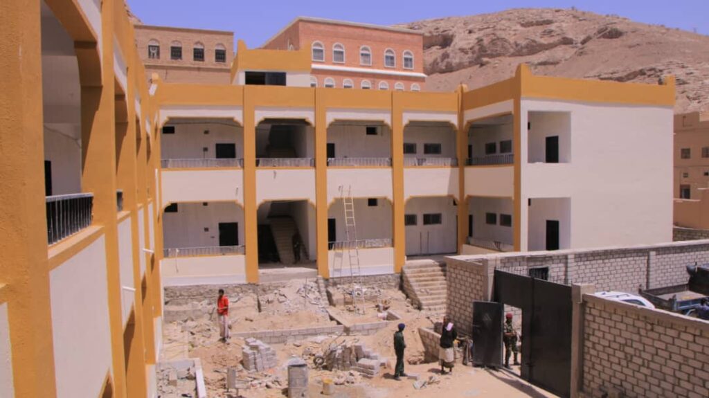 الوكيل العامري يطلع على مستوى الانجاز بعدد من المشاريع الخدمية الممولة من السلطة المحلية الوكيل العامري يطلع على مستوى الانجاز بعدد من المشاريع الخدمية الممولة من السلطة المحلية