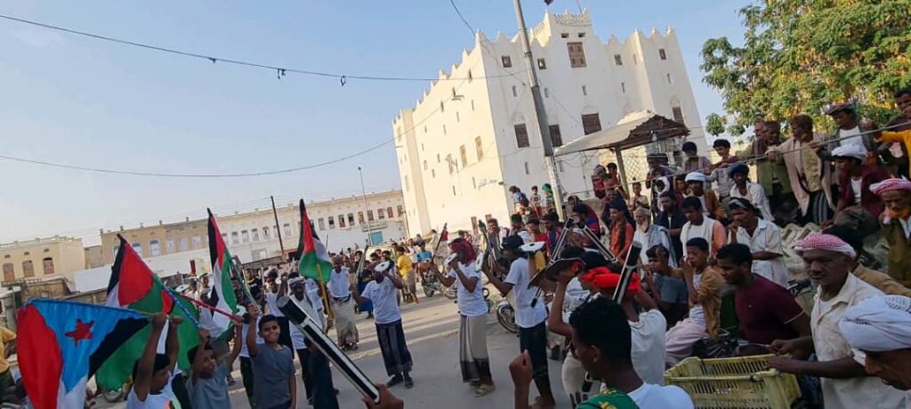 مجلس الحراك الثوري بحضرموت ينظم بالديس فعالية تضامنية حاشدة مع الشعب الفلسطيني في غزة وتنديدا بالعدوان مجلس الحراك الثوري بحضرموت ينظم بالديس فعالية تضامنية حاشدة مع الشعب الفلسطيني في غزة وتنديدا بالعدوان