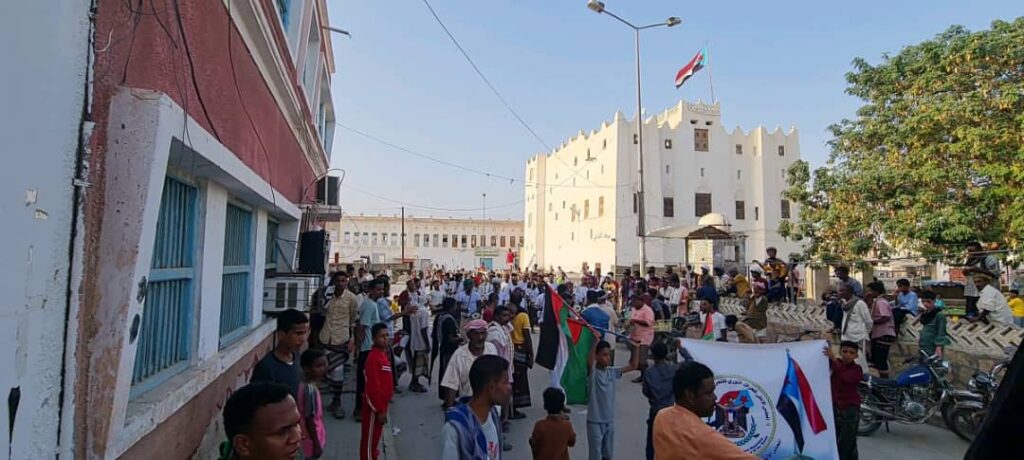 مجلس الحراك الثوري بحضرموت ينظم بالديس فعالية تضامنية حاشدة مع الشعب الفلسطيني في غزة وتنديدا بالعدوان مجلس الحراك الثوري بحضرموت ينظم بالديس فعالية تضامنية حاشدة مع الشعب الفلسطيني في غزة وتنديدا بالعدوان
