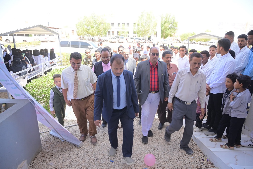 الوكيل العامري يدشن فعاليات المعرض الثقافي التوعوي الثاني ويفتتح عدد من المشاريع بمعهد الدكتور أمين ناشر العالي للعلوم الصحية بسيئون الوكيل العامري يدشن فعاليات المعرض الثقافي التوعوي الثاني ويفتتح عدد من المشاريع بمعهد الدكتور أمين ناشر العالي للعلوم الصحية بسيئون