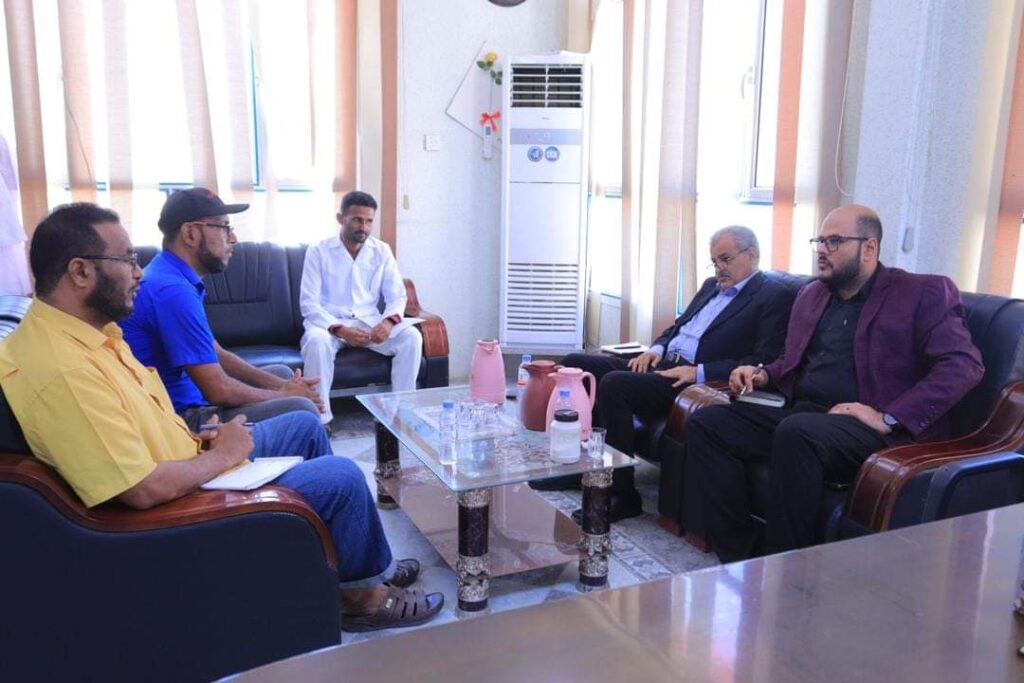 انتقالي حضرموت يتفقد مصنع تعليب الأسماك ( الغويزي) بالمكلا انتقالي حضرموت يتفقد مصنع تعليب الأسماك ( الغويزي) بالمكلا