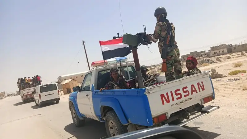 شرطة المهرة تضبط 306 مهاجرين غير شرعيين يحملون الجنسية الإثيوبية شرطة المهرة تضبط 306 مهاجرين غير شرعيين يحملون الجنسية الإثيوبية