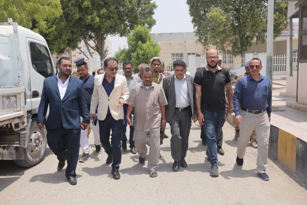 باعوم والمحمدي يشددان على ضرورة الأهتمام بهيئة مستشفى ابن سيناء العام بمدينة المكلا باعوم والمحمدي يشددان على ضرورة الأهتمام بهيئة مستشفى ابن سيناء العام بمدينة المكلا