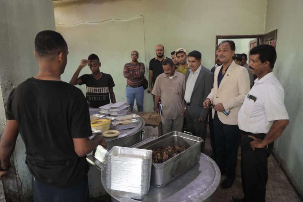 باعوم والمحمدي يشددان على ضرورة الأهتمام بهيئة مستشفى ابن سيناء العام بمدينة المكلا باعوم والمحمدي يشددان على ضرورة الأهتمام بهيئة مستشفى ابن سيناء العام بمدينة المكلا