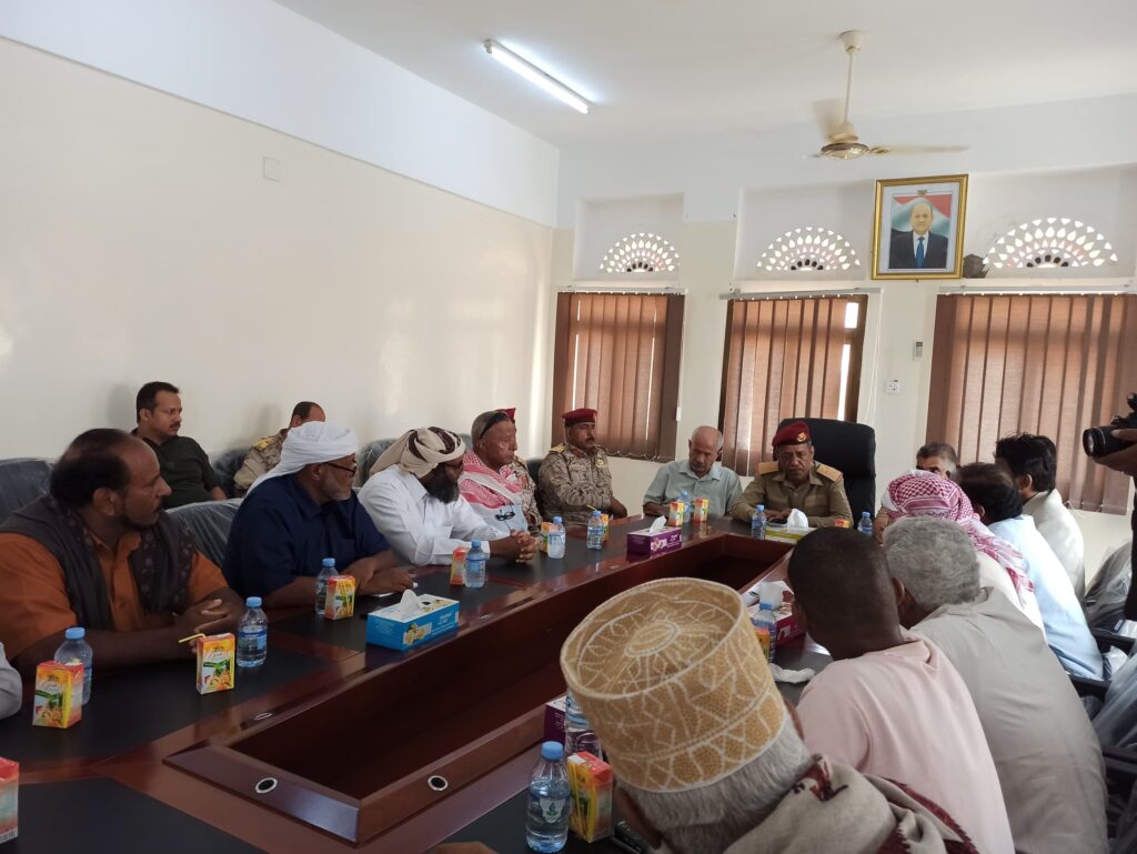 اجتماع عام لرؤساء وأعضاء اللجان المجتمعية بمديرية المكلا في قيادة المنطقة العسكرية الثانية. اجتماع عام لرؤساء وأعضاء اللجان المجتمعية بمديرية المكلا في قيادة المنطقة العسكرية الثانية.