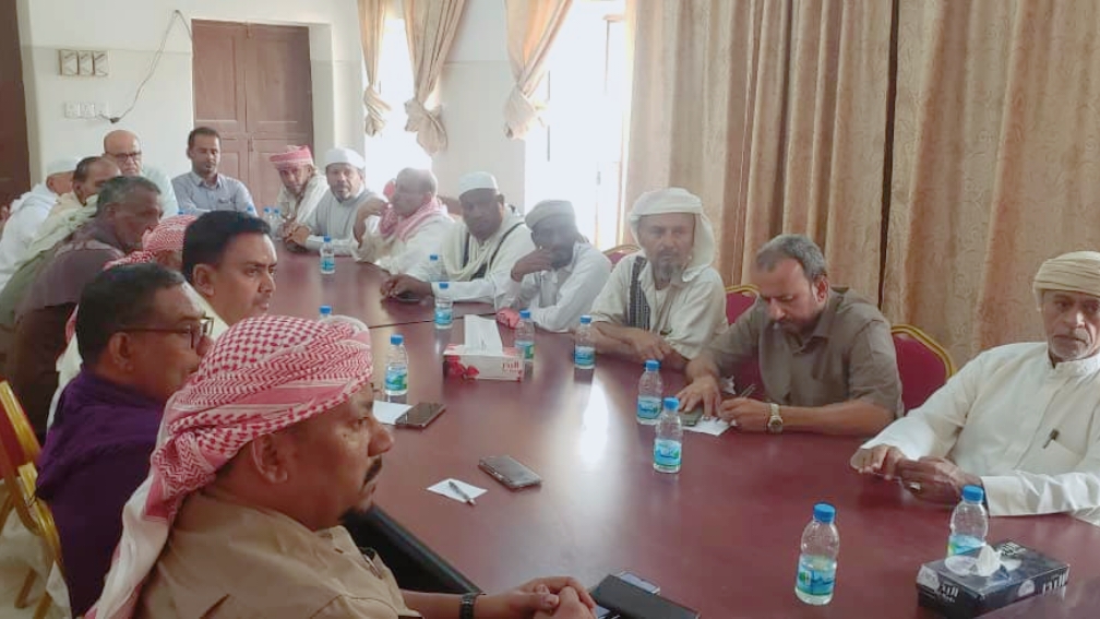 لقاء موسع بعقال أحياء مديرية سيئون لتفعيل دورهم في خدمة المواطنين. لقاء موسع بعقال أحياء مديرية سيئون لتفعيل دورهم في خدمة المواطنين.