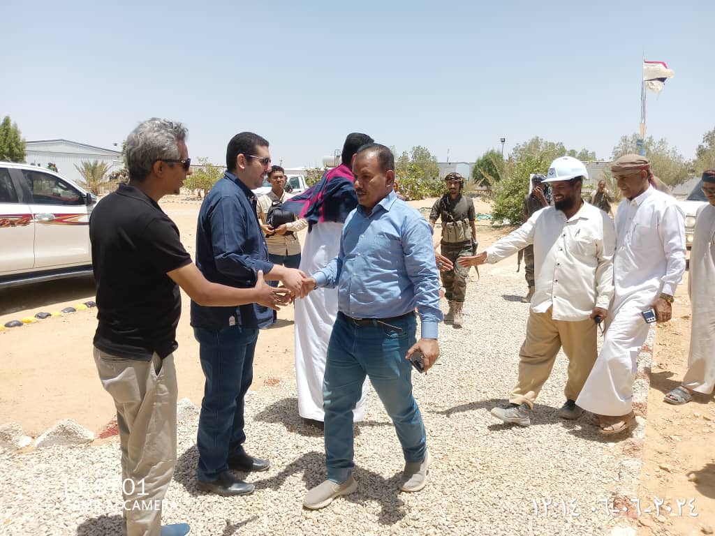 وكيل محافظة حضرموت لشئون مديريات الوادي والصحراء يقوم بزيارة خاصة لقطاع 10 النفطي ويلتقي ادارة شركة المقاولين الحضارم وكيل محافظة حضرموت لشئون مديريات الوادي والصحراء يقوم بزيارة خاصة لقطاع 10 النفطي ويلتقي ادارة شركة المقاولين الحضارم