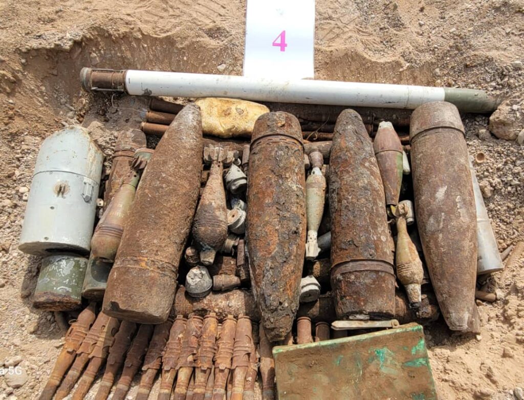 «مسام» يتلف 772 لغماً وقذيفة غير منفجرة في باب المندب «مسام» يتلف 772 لغماً وقذيفة غير منفجرة في باب المندب