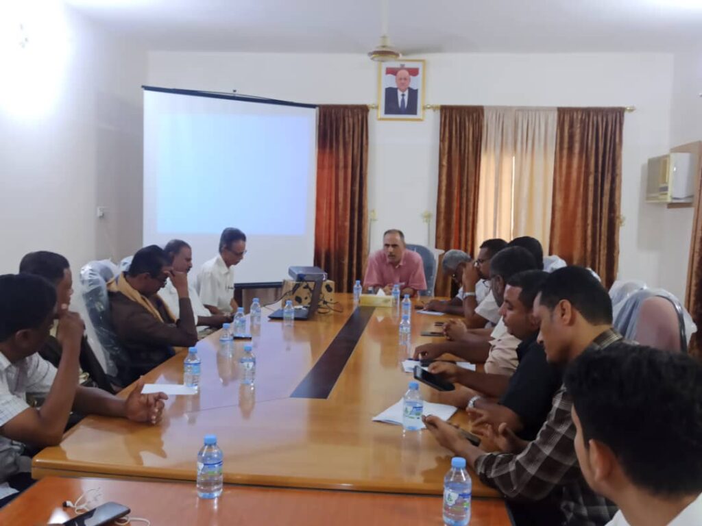 مناقشة احتياجات المواطنين بوادي حضرموت من المياه خلال أيام عيد الاضحى المبارك. مناقشة احتياجات المواطنين بوادي حضرموت من المياه خلال أيام عيد الاضحى المبارك.