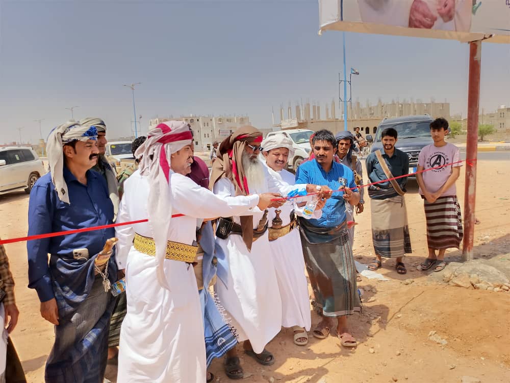 شبوة : رجال مال واعمال يطلقون اسم "الشيخ / فهد بن قروش العجمي" على شارع رئيسي في مدينة عتق . شبوة : رجال مال واعمال يطلقون اسم "الشيخ / فهد بن قروش العجمي" على شارع رئيسي في مدينة عتق .