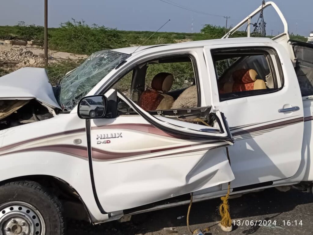 "شاهد بالصور" .. حادث مروري مروع يودي بحياة شخصين واصابة 7 اخرين في مديرية الريدة وقصيعر بحضرموت "شاهد بالصور" .. حادث مروري مروع يودي بحياة شخصين واصابة 7 اخرين في مديرية الريدة وقصيعر بحضرموت