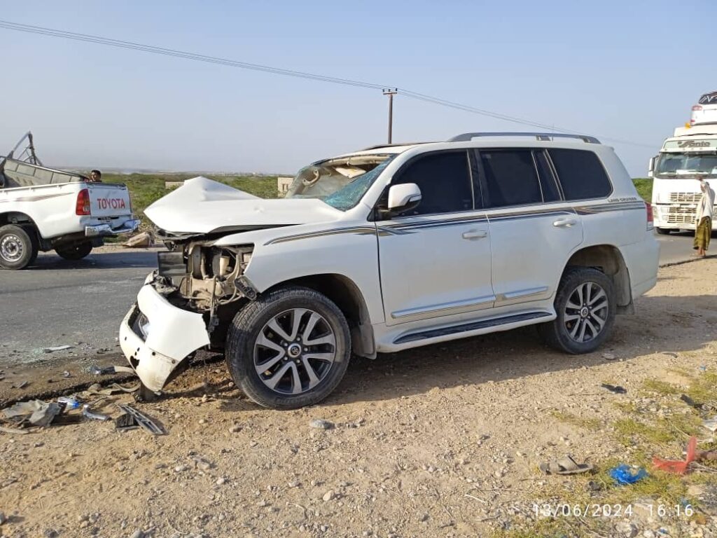 "شاهد بالصور" .. حادث مروري مروع يودي بحياة شخصين واصابة 7 اخرين في مديرية الريدة وقصيعر بحضرموت "شاهد بالصور" .. حادث مروري مروع يودي بحياة شخصين واصابة 7 اخرين في مديرية الريدة وقصيعر بحضرموت