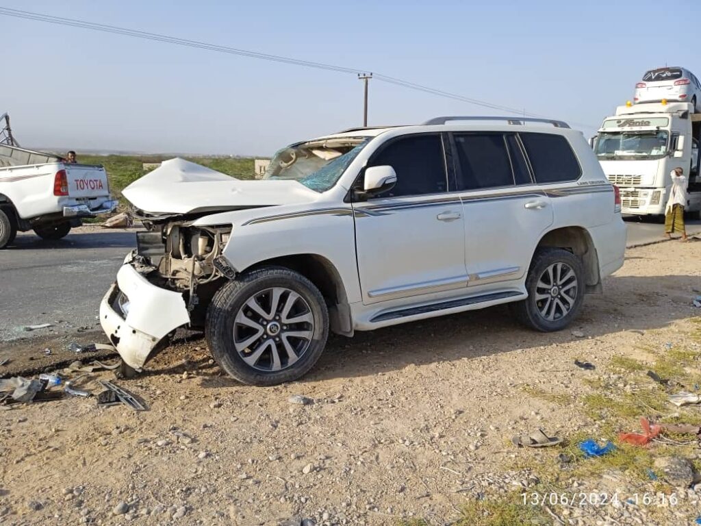 "شاهد بالصور" .. حادث مروري مروع يودي بحياة شخصين واصابة 7 اخرين في مديرية الريدة وقصيعر بحضرموت "شاهد بالصور" .. حادث مروري مروع يودي بحياة شخصين واصابة 7 اخرين في مديرية الريدة وقصيعر بحضرموت