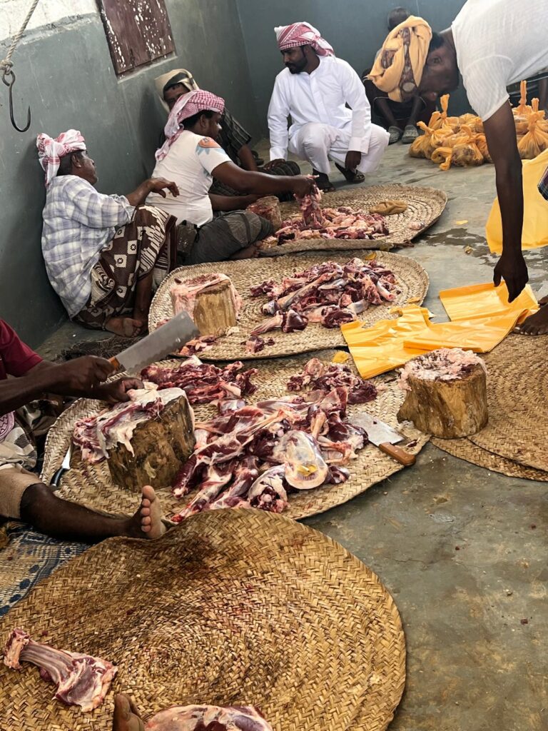 قبيلة ال عون الكثيريه تنفذ اكبر مشروع اضاحي للعام العشرين في حضرموت قبيلة ال عون الكثيريه تنفذ اكبر مشروع اضاحي للعام العشرين في حضرموت