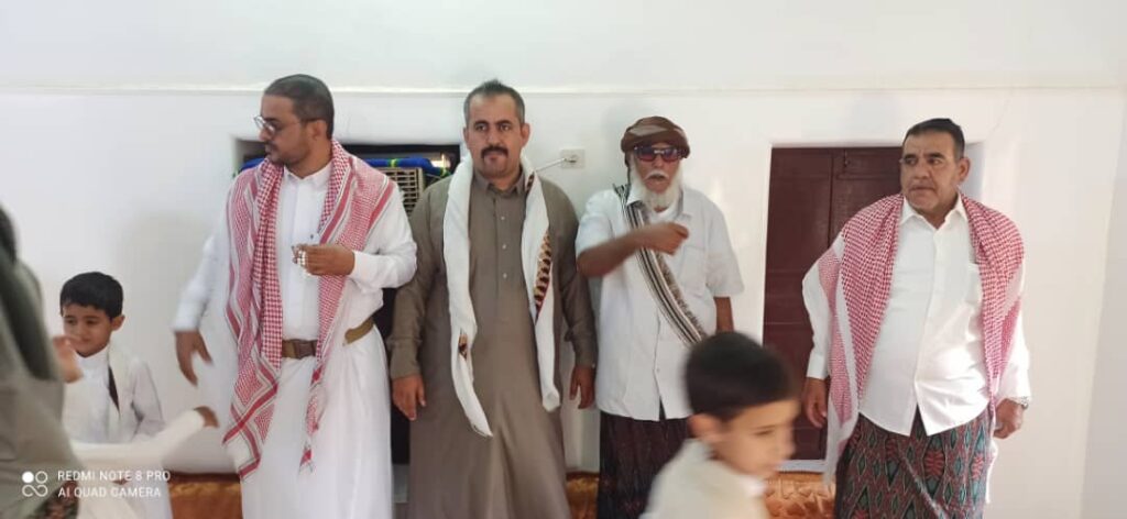 بمناسبة عيد الاضحى أهالي وادي منوب بوادي حضرموت يتبادلون التهاني وعضو الجمعية الوطنية الجنوبية الشيخ صالح العمودي يتقدم المهنئين"شاهد الصور" بمناسبة عيد الاضحى أهالي وادي منوب بوادي حضرموت يتبادلون التهاني وعضو الجمعية الوطنية الجنوبية الشيخ صالح العمودي يتقدم المهنئين"شاهد الصور"