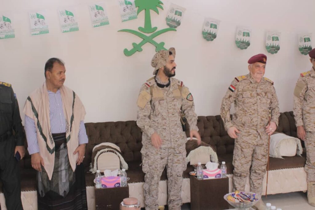 اللواء صالح طيمس يؤدي صلاة عيد الاضحى ويزور قيادة تحالف دعم الشرعية اللواء صالح طيمس يؤدي صلاة عيد الاضحى ويزور قيادة تحالف دعم الشرعية