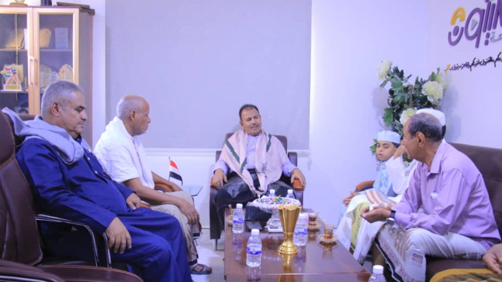 الوكيل العامري يؤدي صلاة عيد الأضحى المبارك مع جموع المصلين في مسجد جامع سيئون ويزور قيادة التحالف العربي والمرضى بهيئة ممستشفى سيئون العام وإذاعة سيئون الوكيل العامري يؤدي صلاة عيد الأضحى المبارك مع جموع المصلين في مسجد جامع سيئون ويزور قيادة التحالف العربي والمرضى بهيئة ممستشفى سيئون العام وإذاعة سيئون