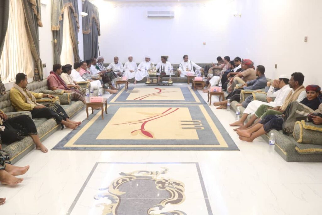 وزير التربية والتعليم العكبري: الشيخ يحيى باجري شخصية سياسية واجتماعية تحضى باحترام الجميع وزير التربية والتعليم العكبري: الشيخ يحيى باجري شخصية سياسية واجتماعية تحضى باحترام الجميع