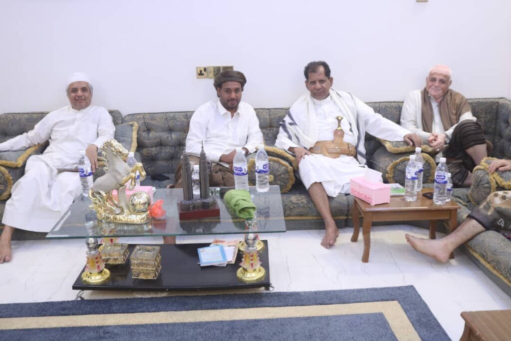 وزير التربية والتعليم العكبري: الشيخ يحيى باجري شخصية سياسية واجتماعية تحضى باحترام الجميع وزير التربية والتعليم العكبري: الشيخ يحيى باجري شخصية سياسية واجتماعية تحضى باحترام الجميع